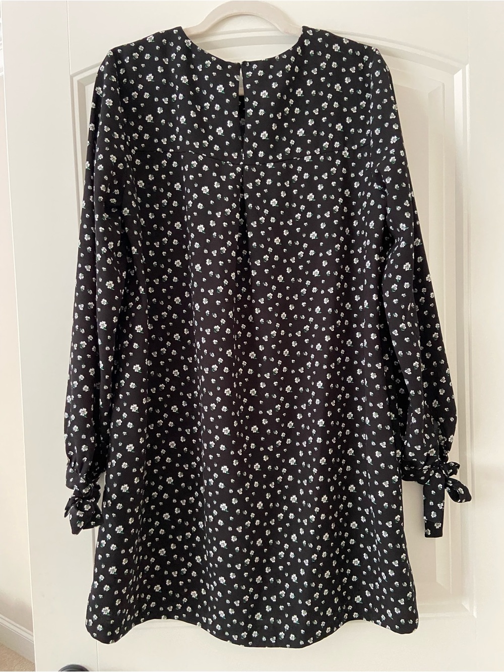 H&M Black Long Sleeve Dress with White Floral Print and Pockets Women’s Size 12 - Picture 4 of 10